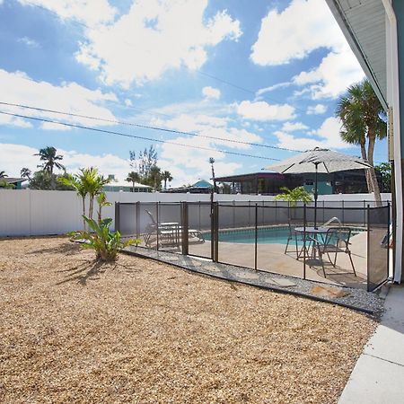 Beach Bungalow 1 By Sun Palace Vacations 포르 마이어스 비치 외부 사진
