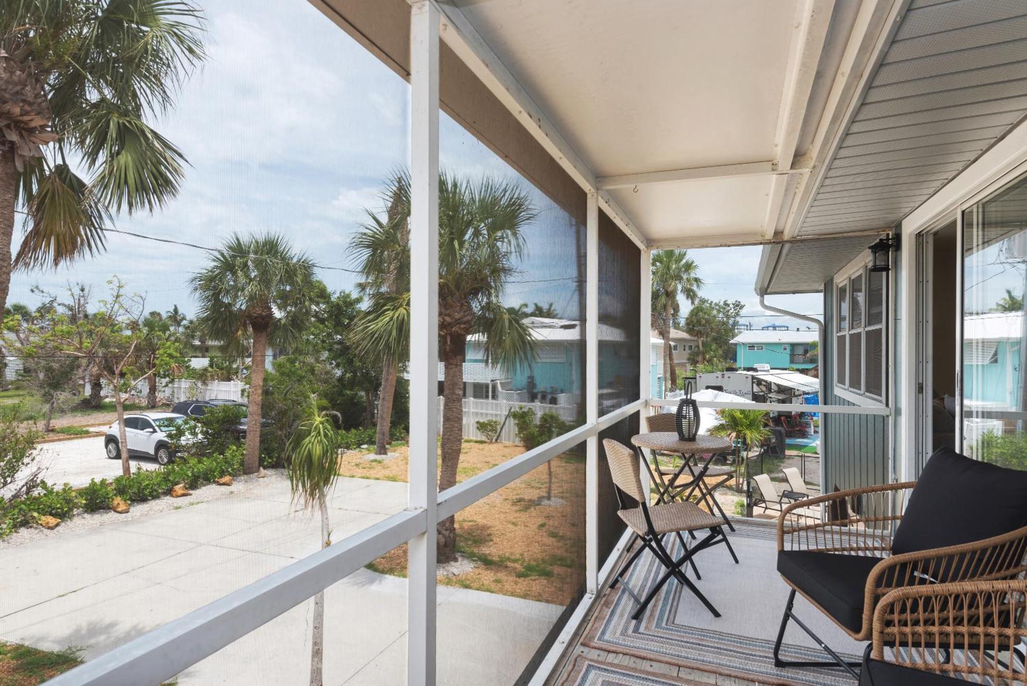 Beach Bungalow 1 By Sun Palace Vacations 포르 마이어스 비치 외부 사진